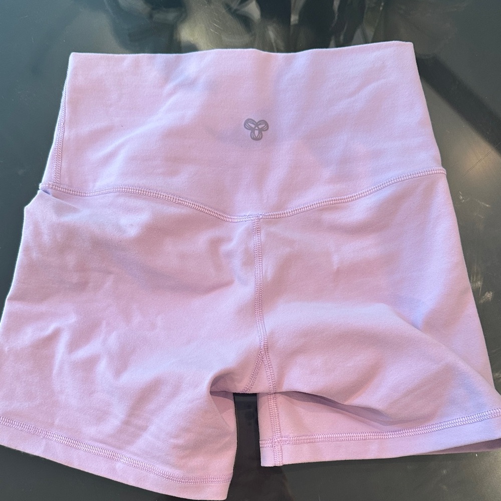 Aritzia Lilac High-Waisted TN Action short